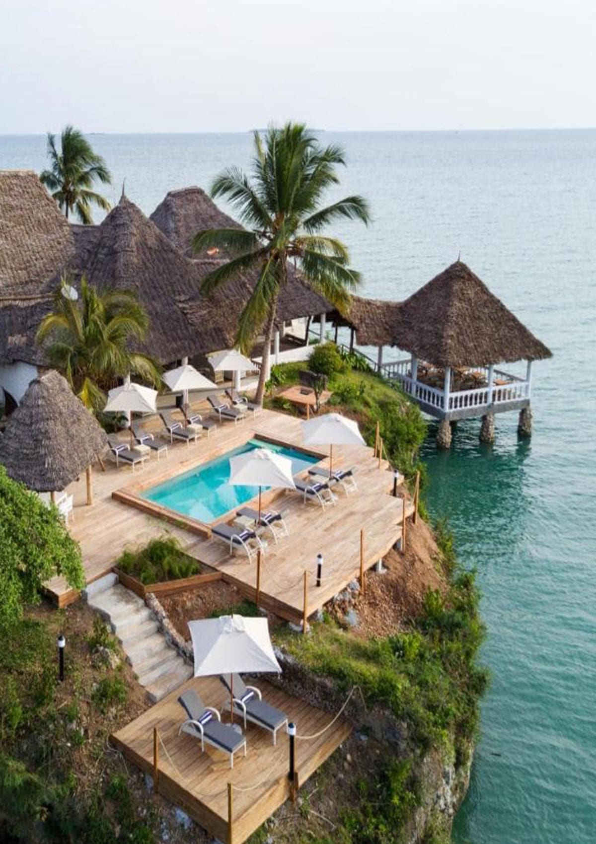 Chuini Luxury Beach Hotel